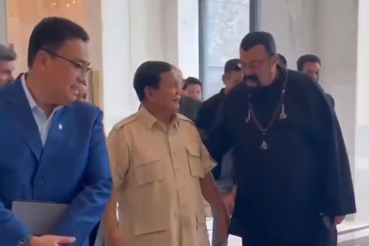 Presiden Prabowo bertemu aktor laga senior asal AS Steven Seagel