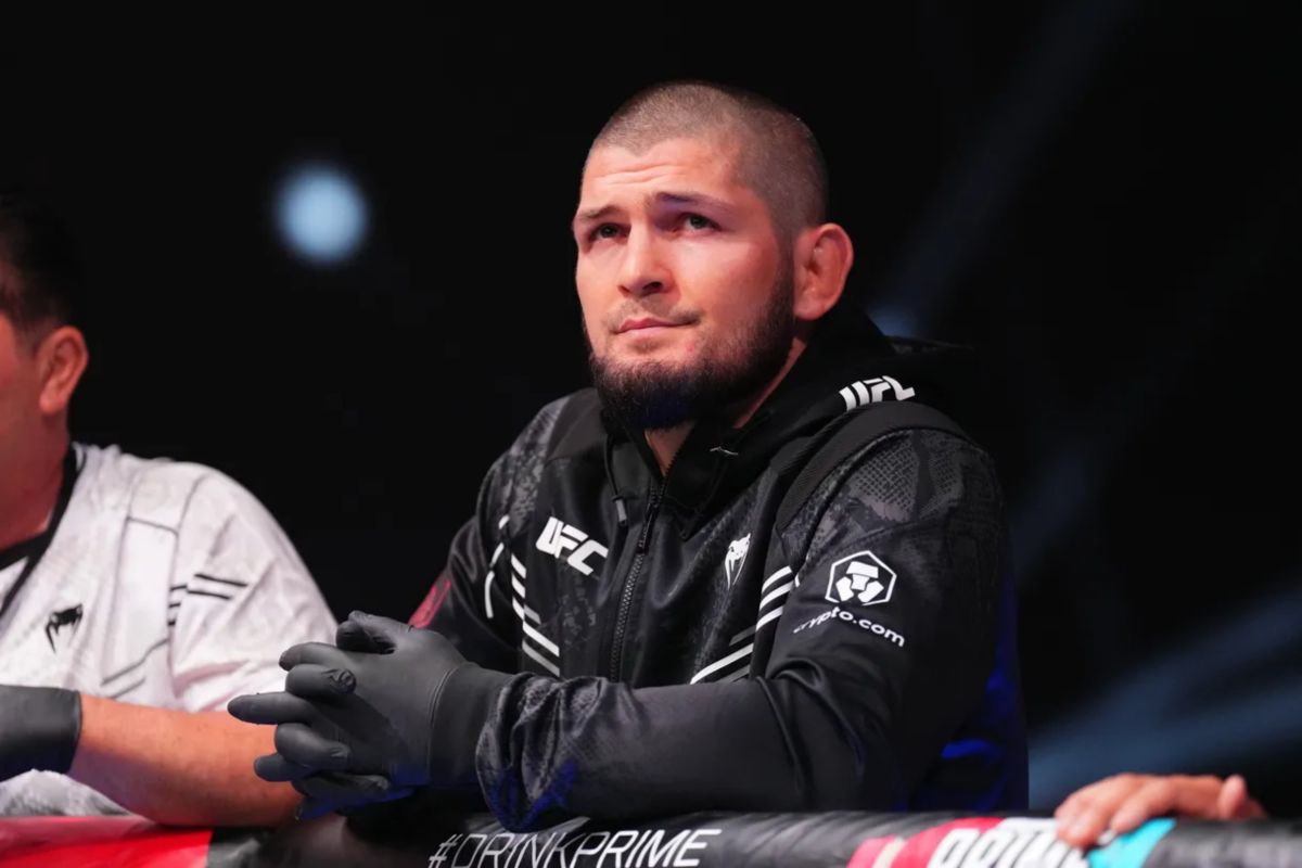 Khabib Nurmagomedov menjelaskan insiden dirinya dikeluarkan dari pesawat