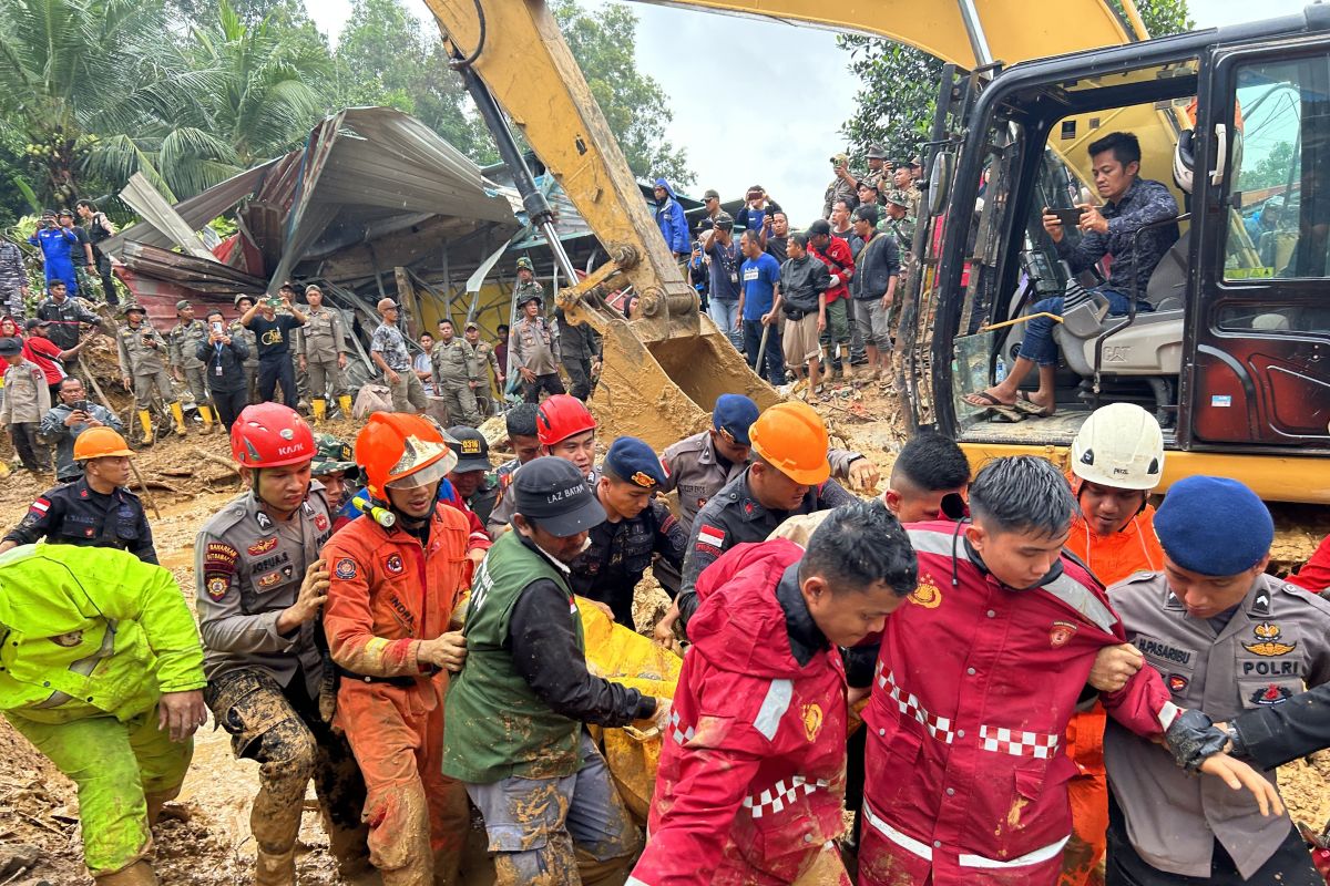 Operasi SAR longsor Tiban ditutup usai 2 korban dievakuasi