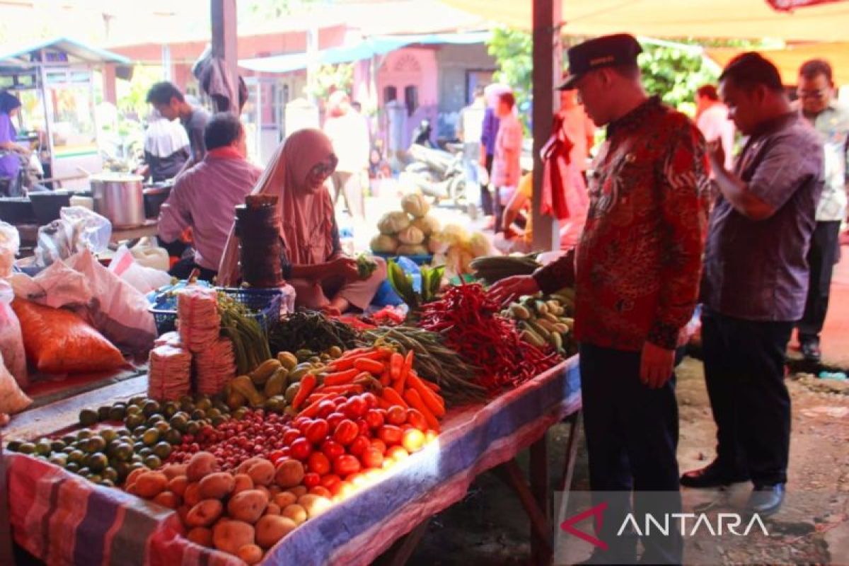 Harga Pangan Senin, Cabe Merah, Rawit hingga Ayam ras turun di Pasaman