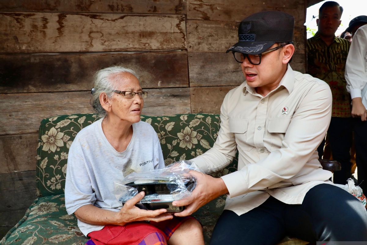 Wamendagri Bima Arya apresiasi inovasi Program Rantang Palembang