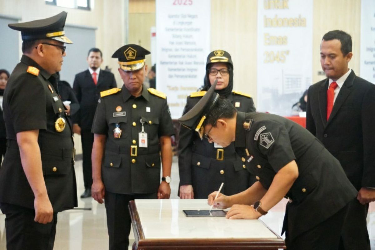 Kepala Kemenkum Jateng minta pejabat bekerja proporsional dan profesional