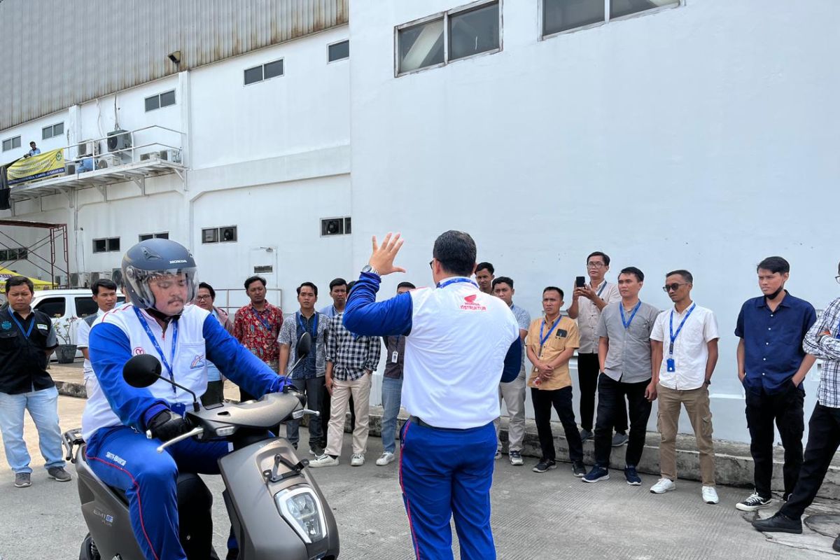 Instruktur Safety Riding Honda Cerahkan Ratusan Ribu Masyarakat