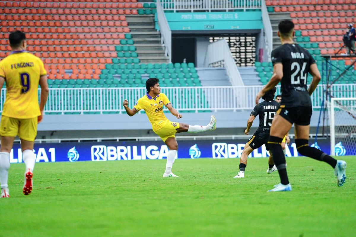 Persik Kediri pinjamkan Ahmad Agung ke Persib Bandung