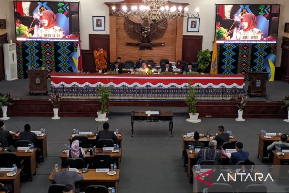 Berikut 14 anggota DPRD NTB yang ajukan hak interpelasi DAK