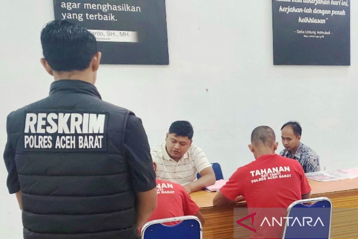 Polisi serahkan tiga tersangka judi online ke jaksa