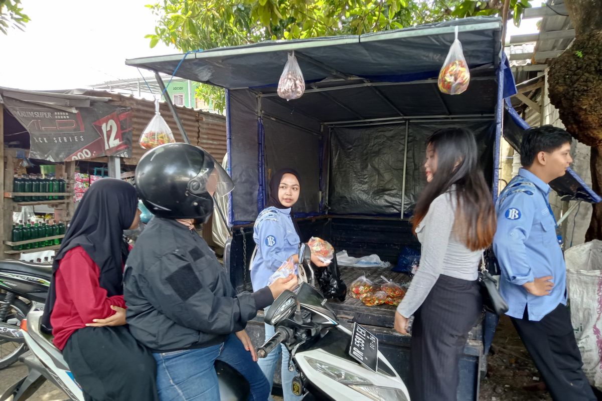 Tekan harga cabai, Operasi pasar murah keliling digelar di Mataram