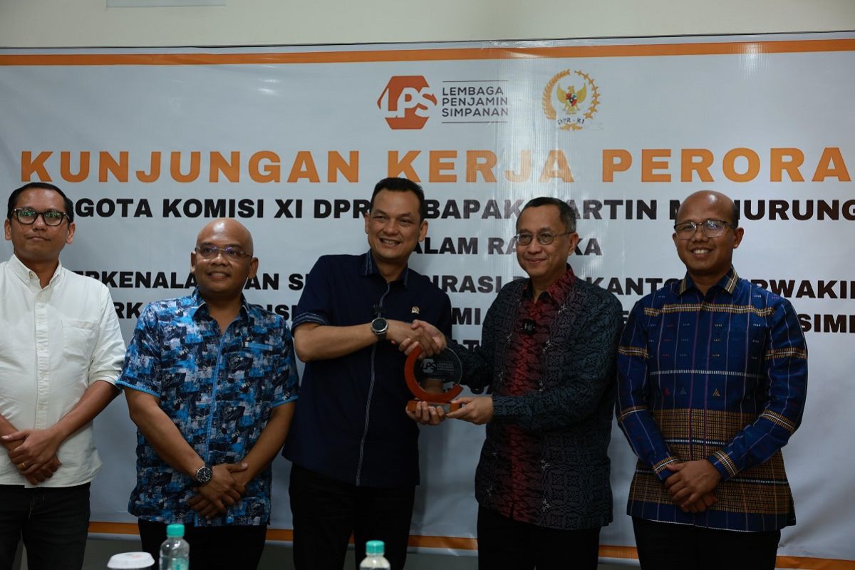 Anggota Komisi XI DPR RI Martin Manurung kunjungan kerja ke Kantor Perwakilan LPS I