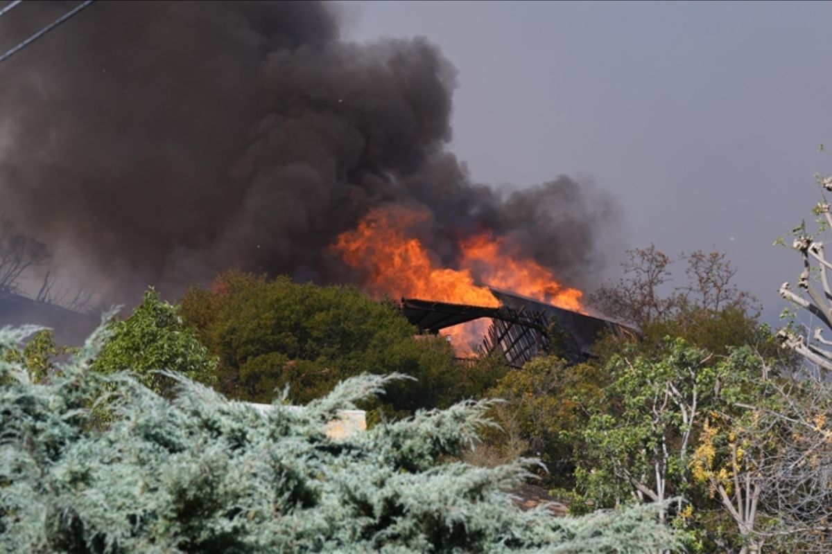 Kebakaran hutan di Los Angeles memicu krisis asuransi California