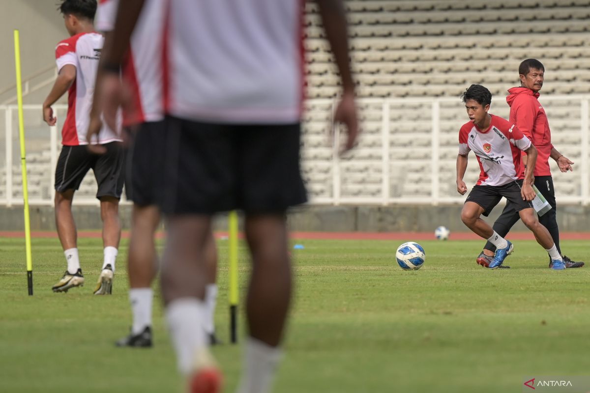 Pelatih timnas Indra Sjafri sebut ala Indonesia adalah filosofi sepak bola ideal