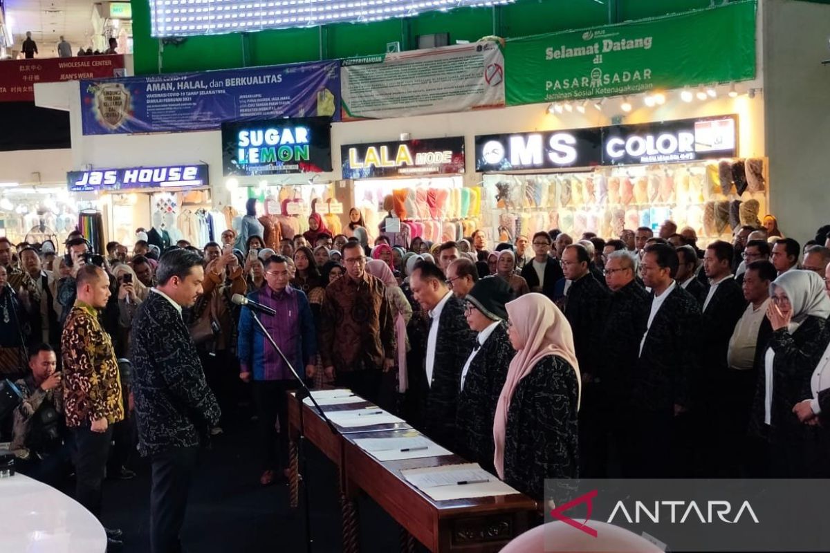 Menteri UMKM: Pelantikan di Pasar Tanah Abang agar dekat dengan publik