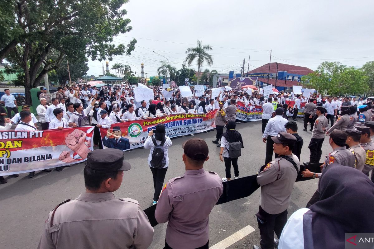 Ribuan honorer menuntut pengangkatan jadi PPPK ke Pemprov Bengkulu