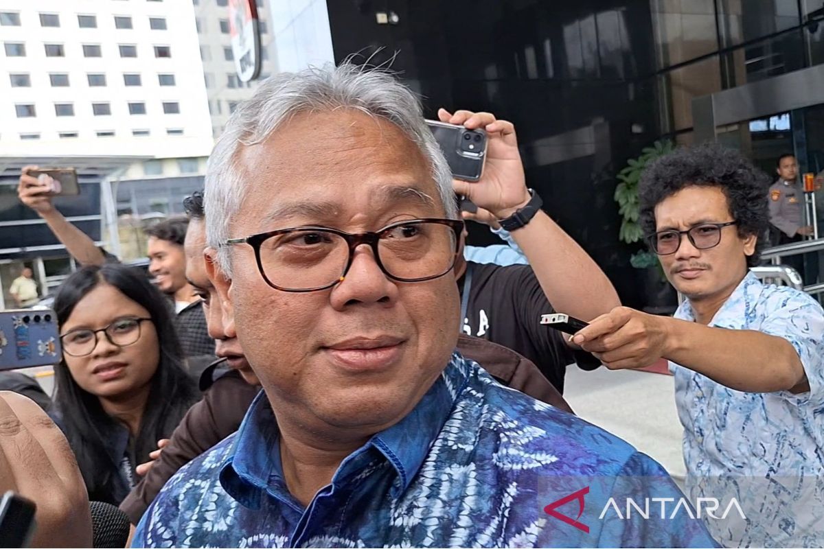 Mantan Ketua KPU Arief Budiman dicecar 29 pertanyaan oleh penyidik KPK