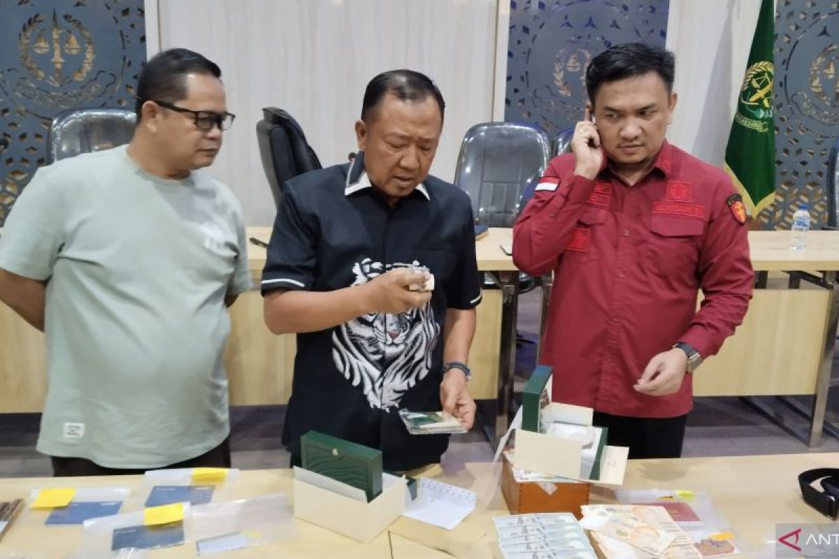 Penyidik Kejari periksa sembilan saksi kasus Kadisnaker Sumsel