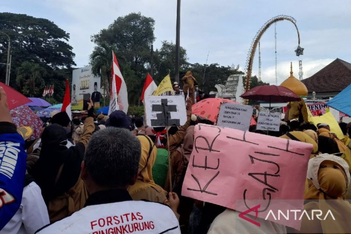 Pemkab Serang sesuaikan kebutuhan anggaran terkait tuntutan honorer