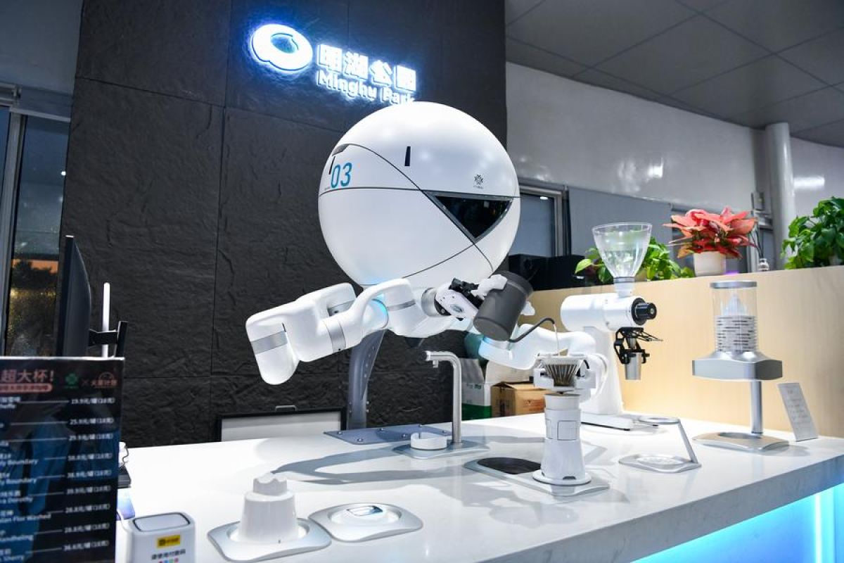 Robot pendamping AI dari perusahaan China tarik perhatian investor