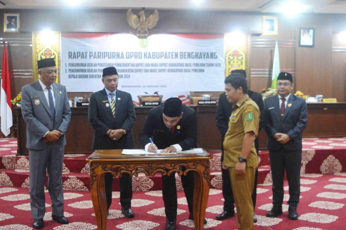 Pelantikan bupati dan wakil bupati terpilih pada 10 Februari 2025