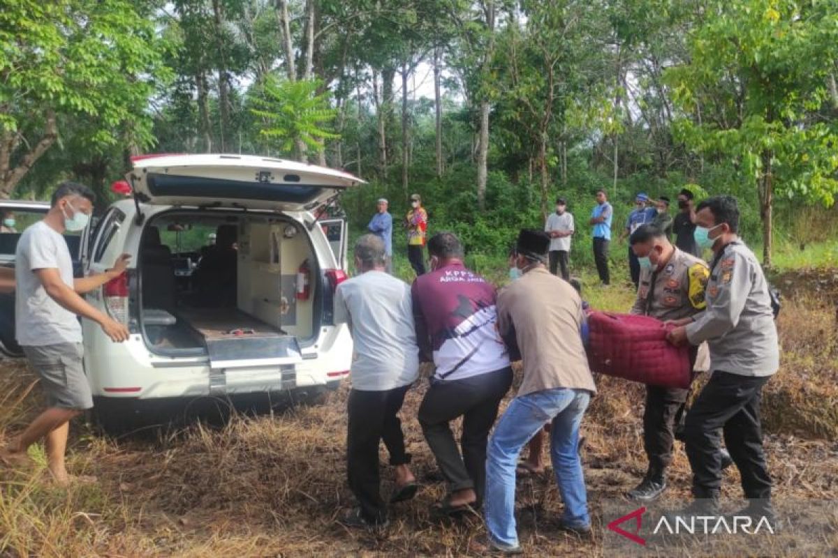 Tragis! Lansia 97 tahun ditemukan tak bernyawa di halaman rumahnya