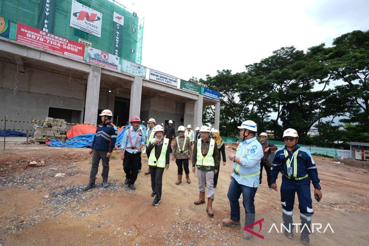 Kemdiktisaintek meninjau langsung pembangunan RSPTN Unila