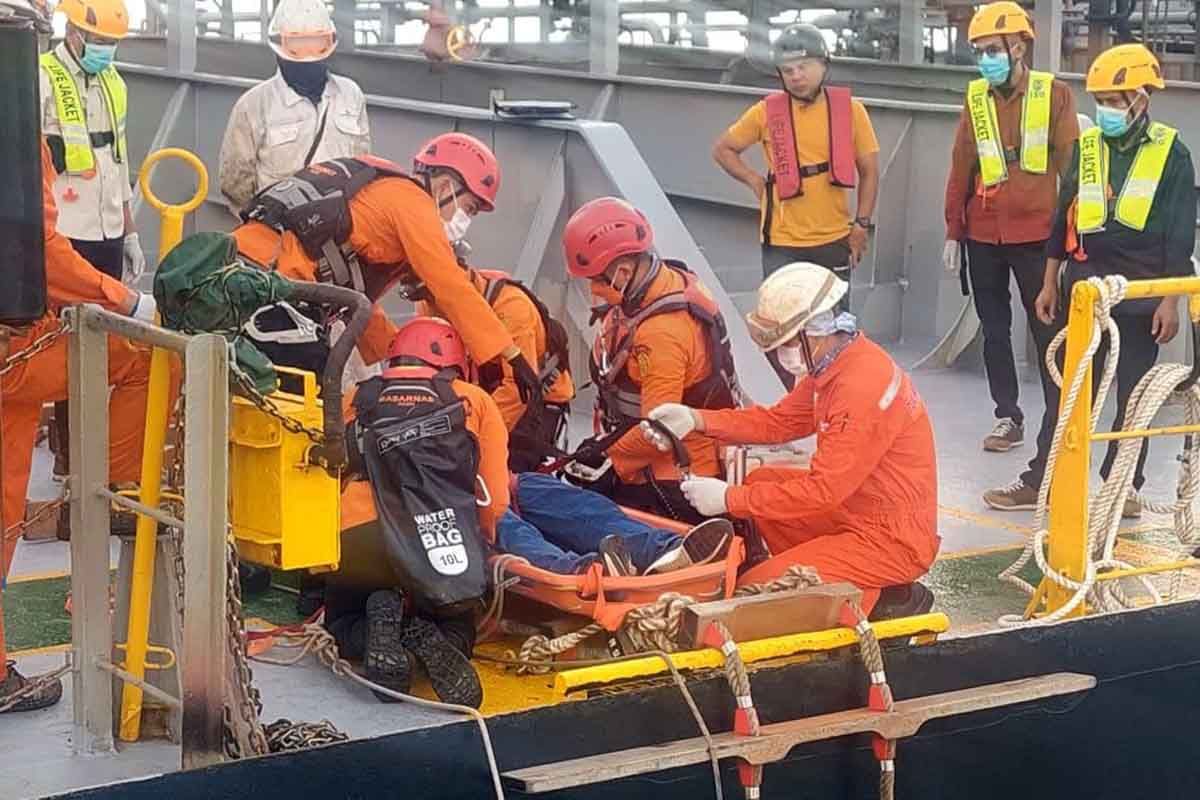 Basarnas evakuasi ABK Panama keram perut di perairan Aceh