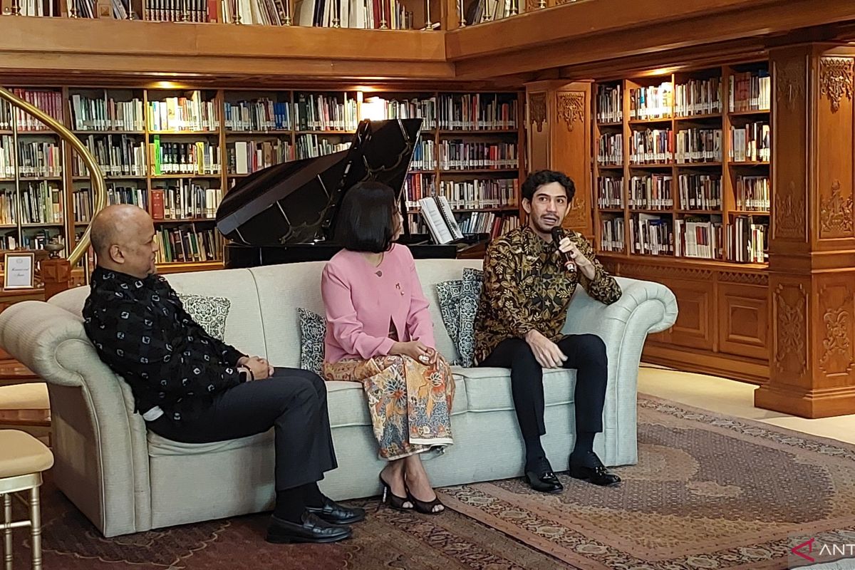 Aktor film Reza Rahadian mengaku belajar banyak dari BJ Habibie