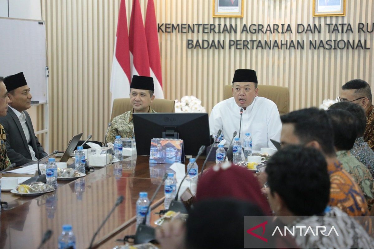 Menteri ATR/BPN ajak Menteri Transmigrasi sukseskan kebijakan Satu Peta