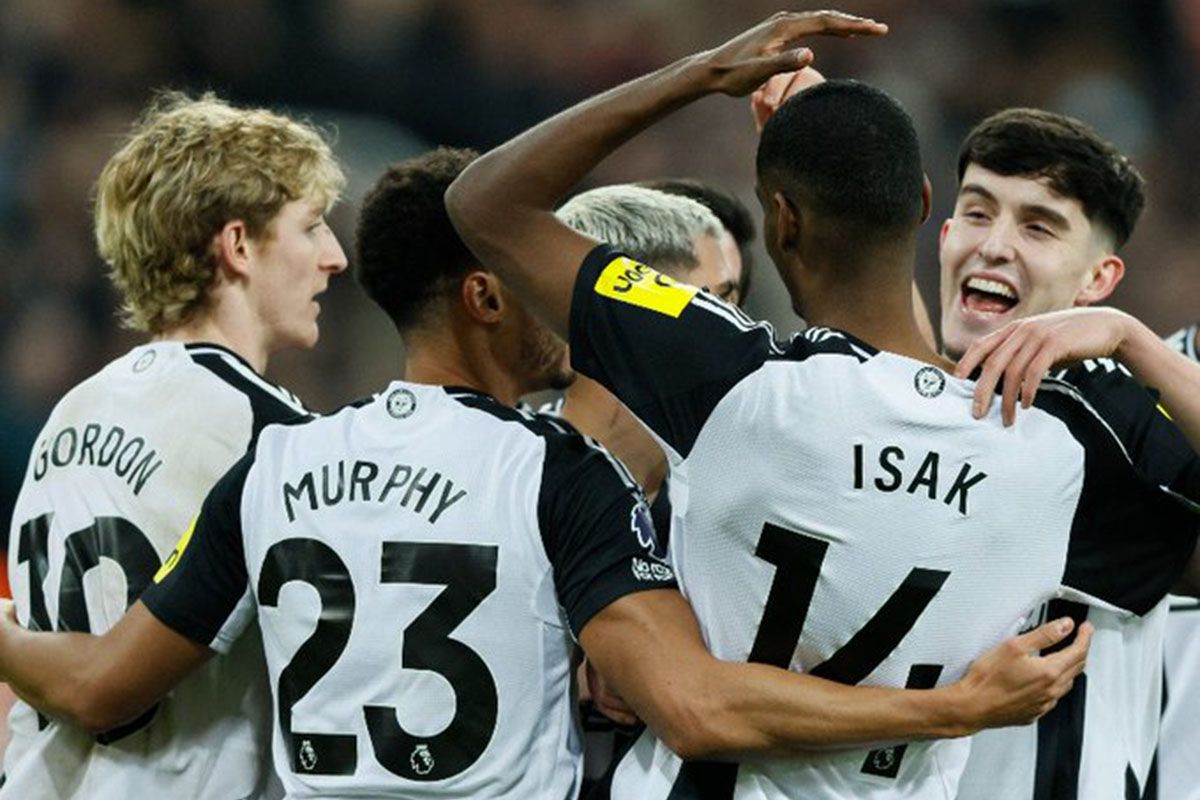 Liga Inggris- Newcastle hancurkan Wolves, Aston Villa taklukkan Everton