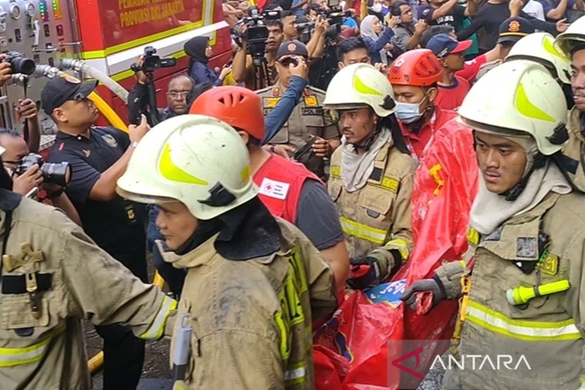 Kebakaran Glodok Plaza tewaskan empat orang