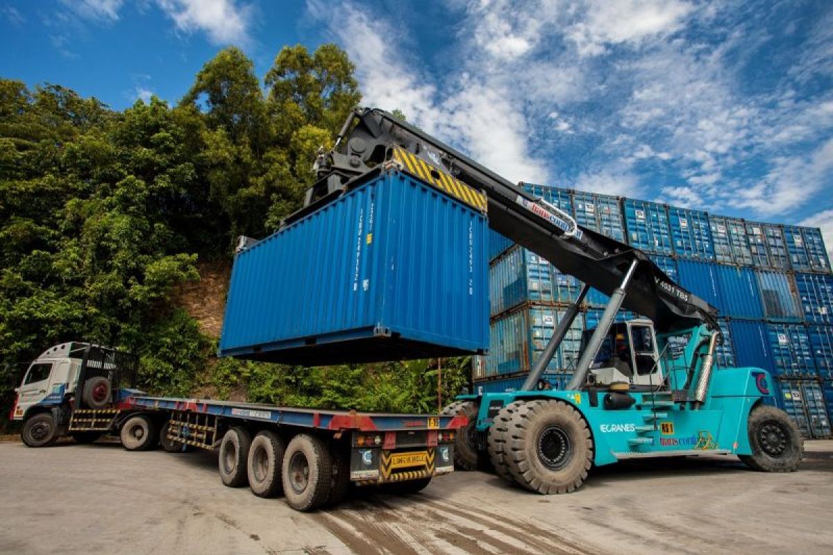 Pelindo Multi Terminal Sibolga: Mobile crane dalam pemeliharaan, bongkar muat tetap berjalan