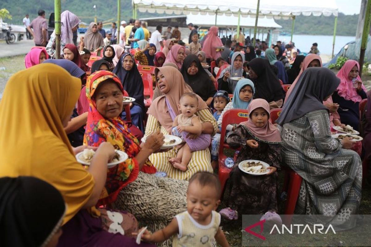 FOTO - Perayaan tradisi kenduri laut di Aceh Besar