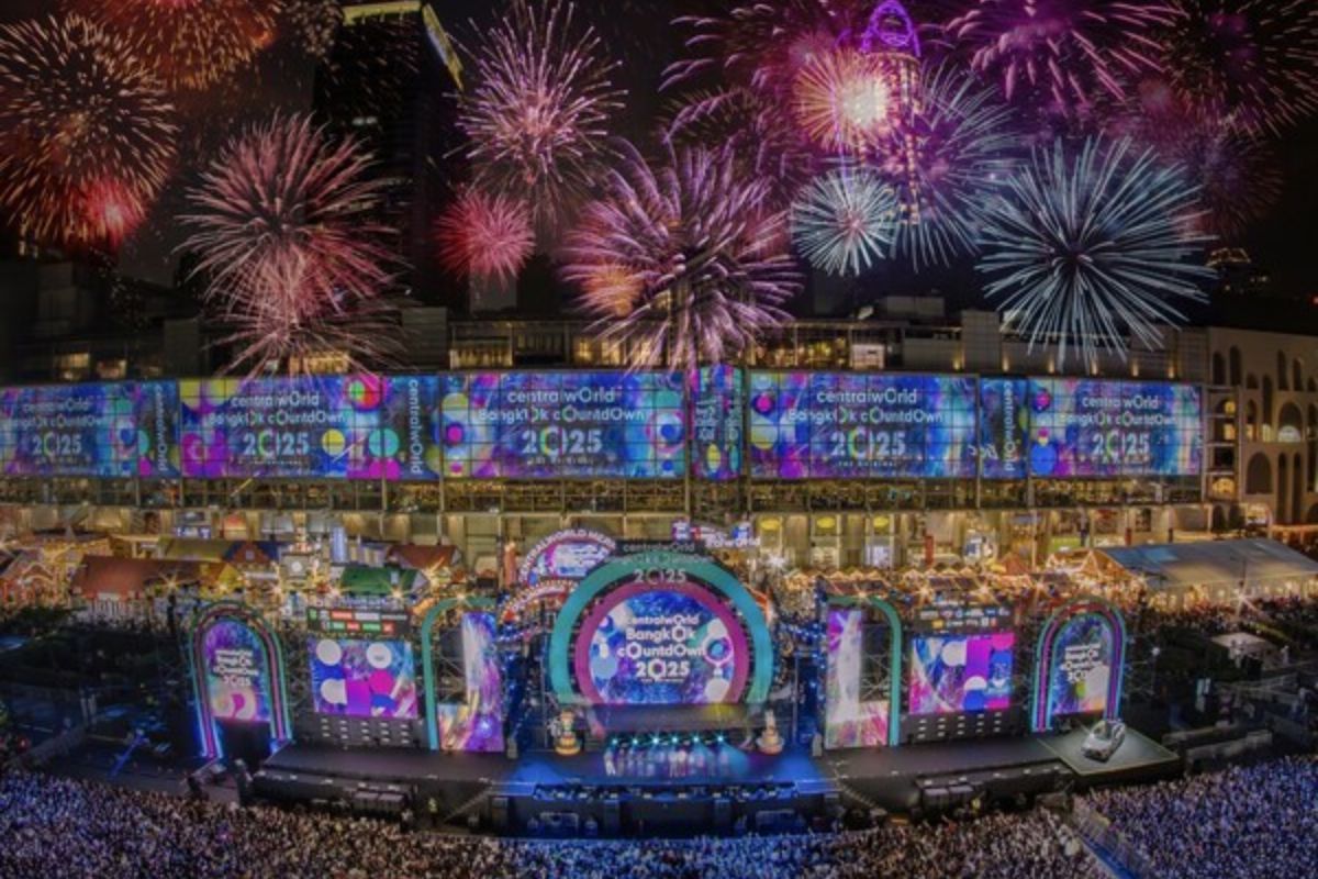 Thailand Rings in 2025 at CentralwOrld - The Times Square of Asia - with a Dazzling Fireworks Spectacle