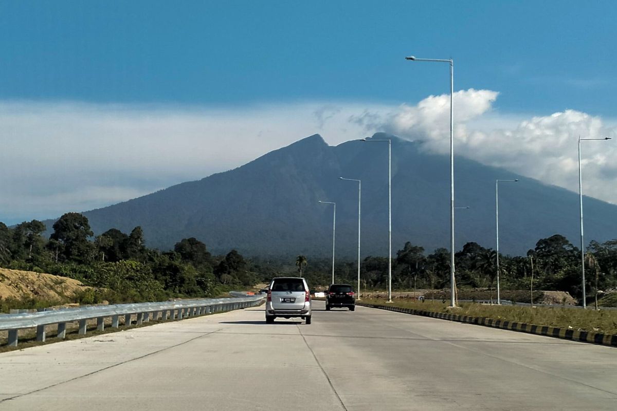 Hutama Karya rampungkan pengerjan tol Padang-Sicincin jelang Ramadhan