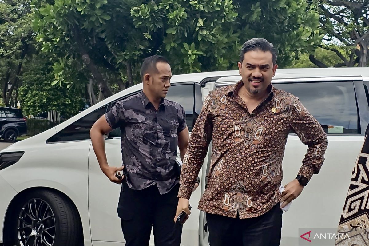 Maman sebut belum ada pembahasan Jokowi-Gibran merapat ke Golkar