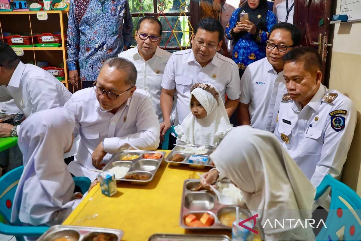 Menko Pangan harap MBG tingkatkan IQ anak bangsa