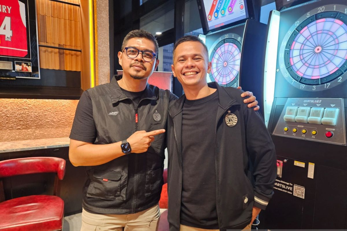 Adjis Doaibu sebut industri sepak bola mirip stand up comedy