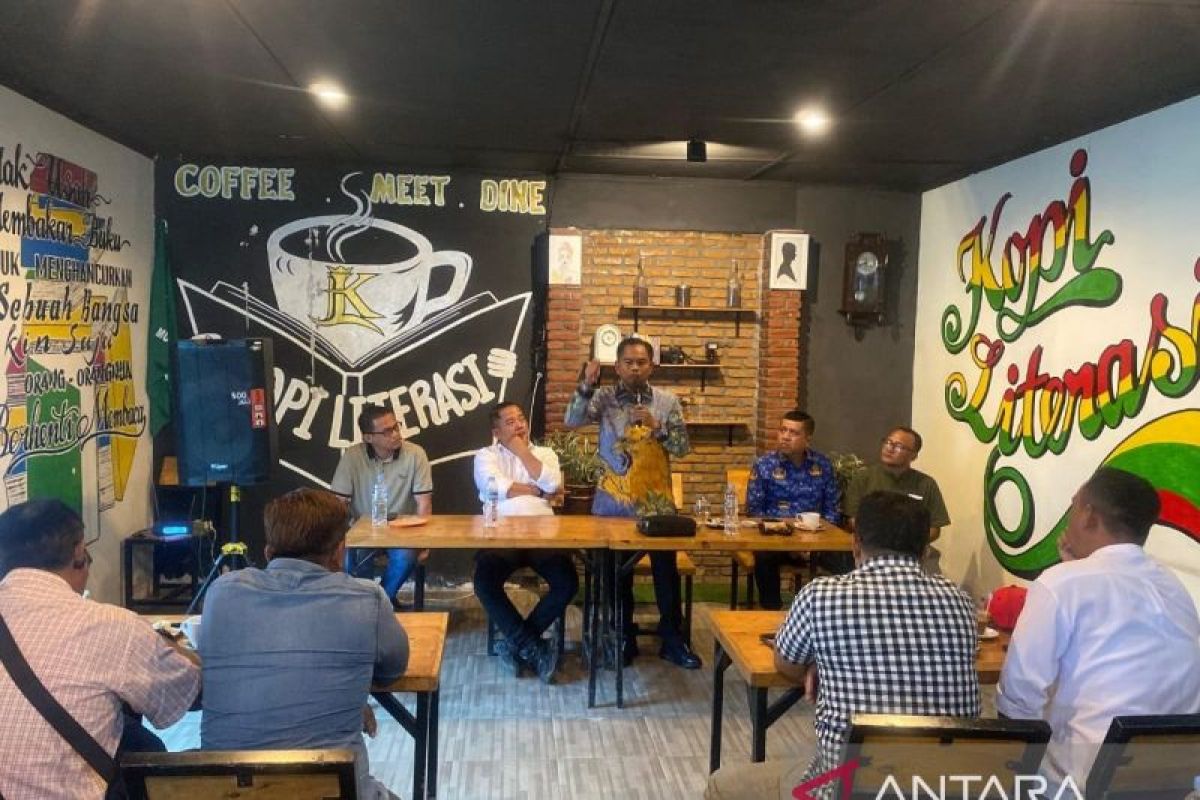 Bupati Sergai ajak wartawan kampanye buang sampah pada tempatnya