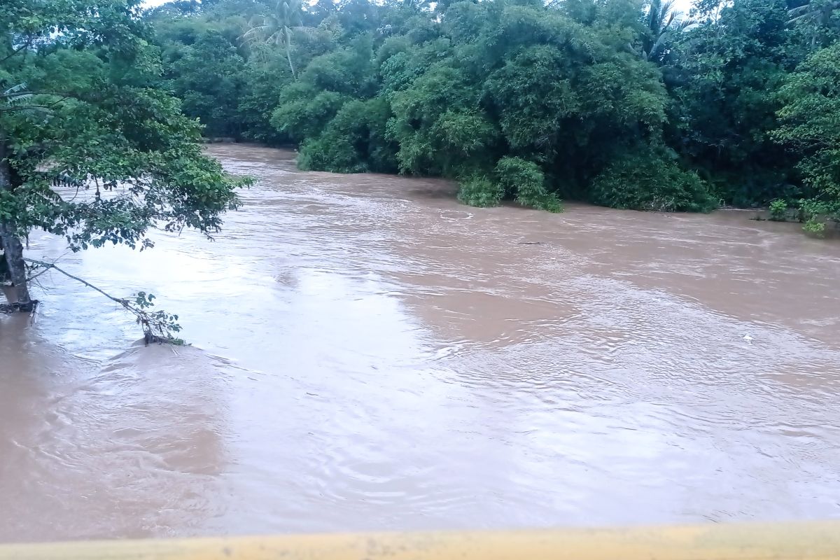 Warga Lebak diminta waspadai hujan malam dan dini hari