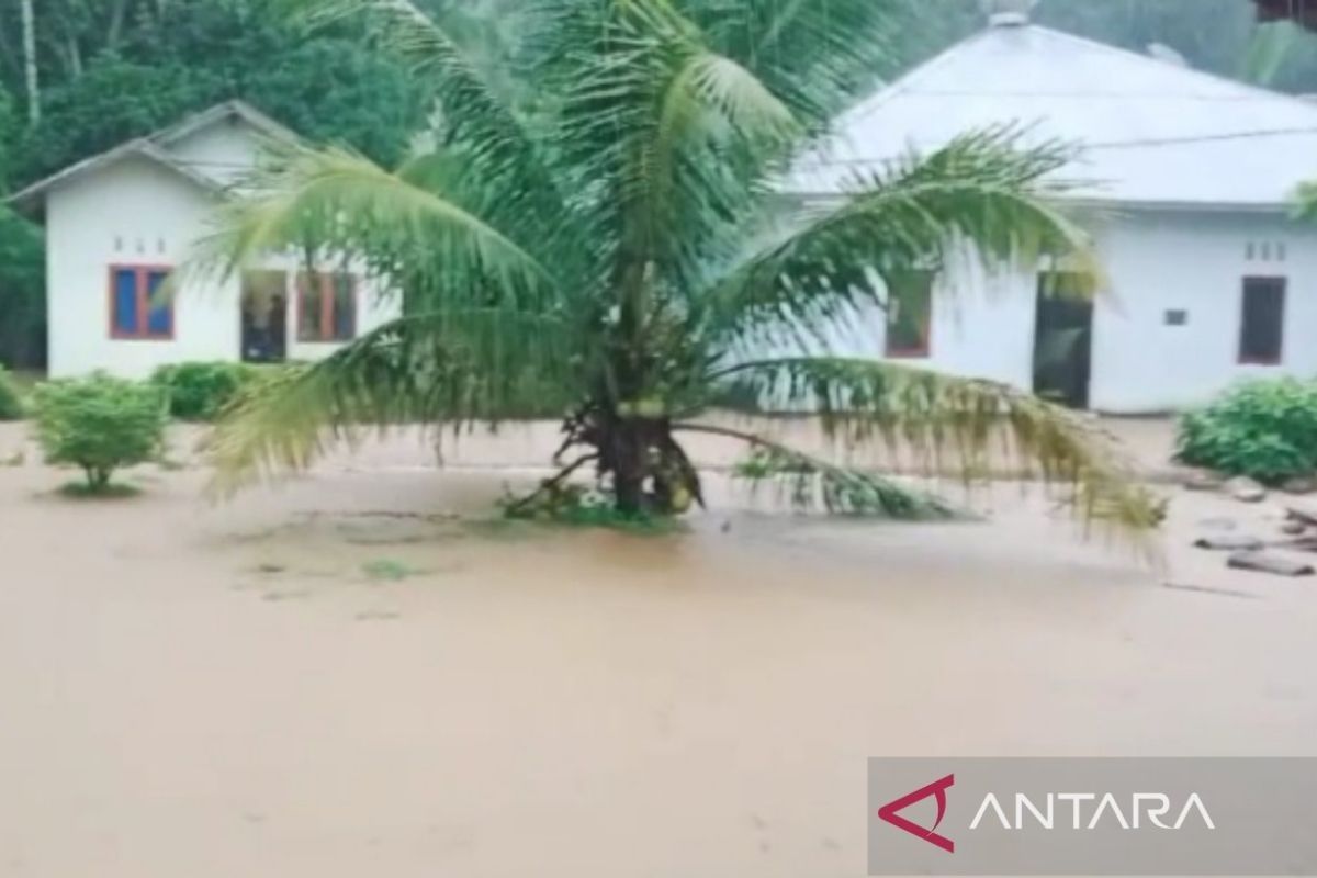 Bencana banjir rendam 1.459 rumah di Batang Kapas Pesisir Selatan Sumbar