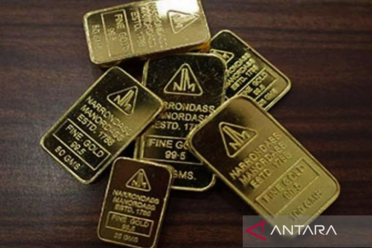 Harga emas Antam hari ini turun