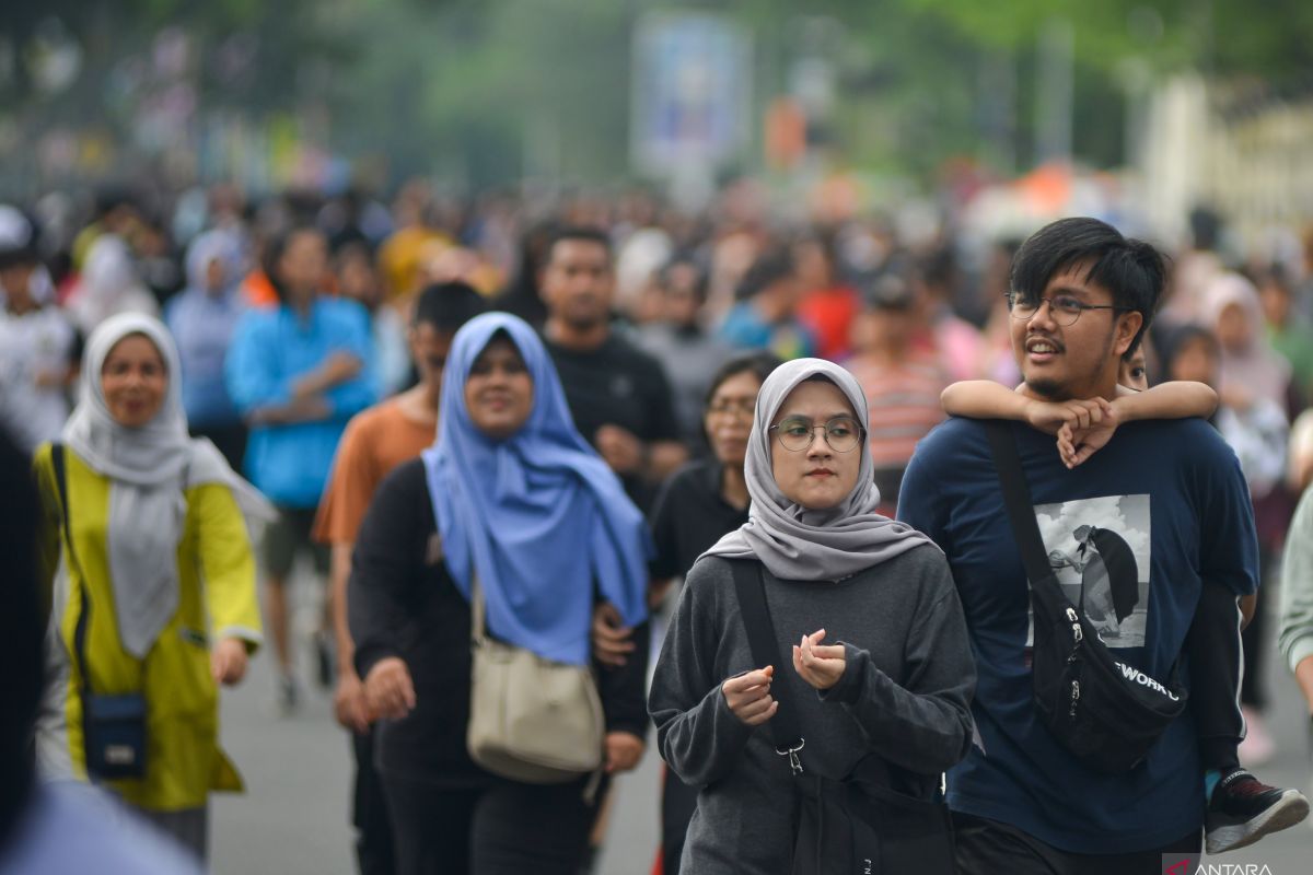 Mana yang efektif bakar kalori, jalan kaki atau bersih-bersih rumah?