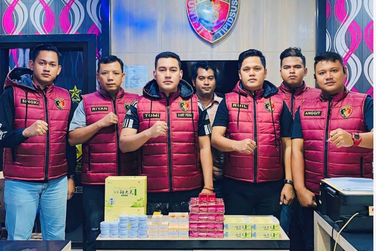 Polisi bongkar perdagangan kosmetik ilegal