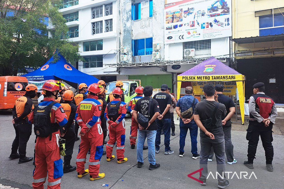 8 kantong jenazah korban kebakaran Glodok Plaza sudah dievakuasi ke RS Polri