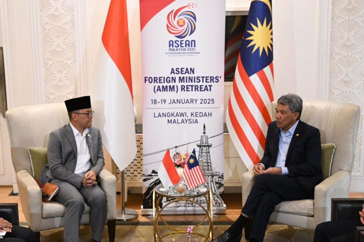 Menlu RI, Malaysia tegaskan komitmen untuk perkuat hubungan bilateral