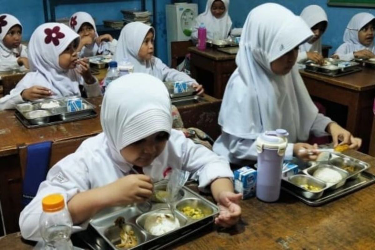 Sekolah Dasar Negeri di Samarinda bersyukur memulai Makan Bergizi Gratis