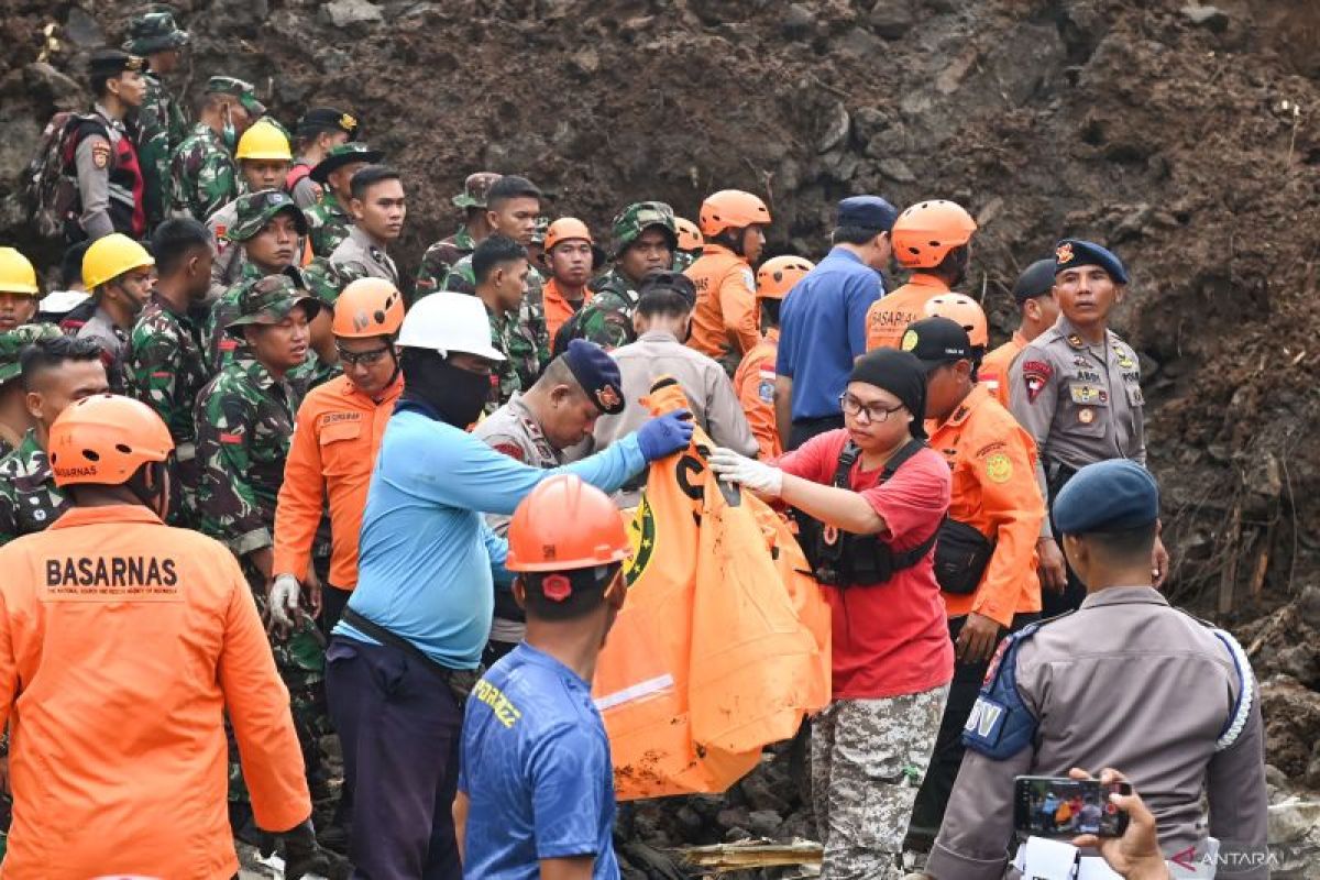 Delapan meninggal dunia dalam bencana longsor di Bali