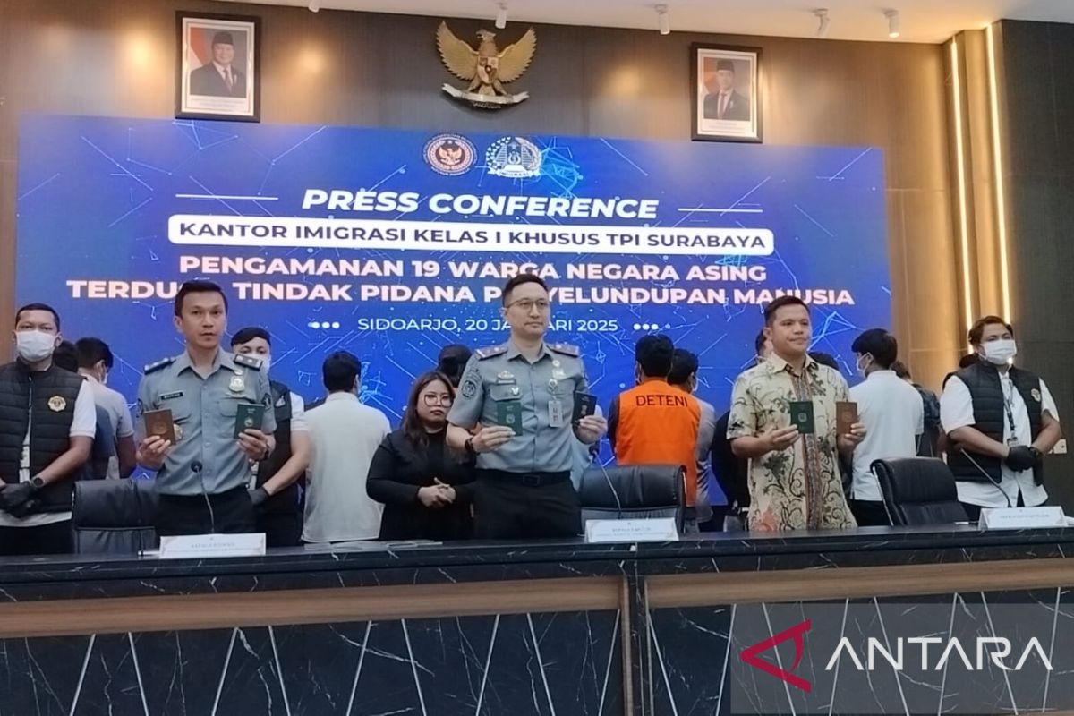 Imigrasi Surabaya gagalkan penyelundupan 17 warga Nepal