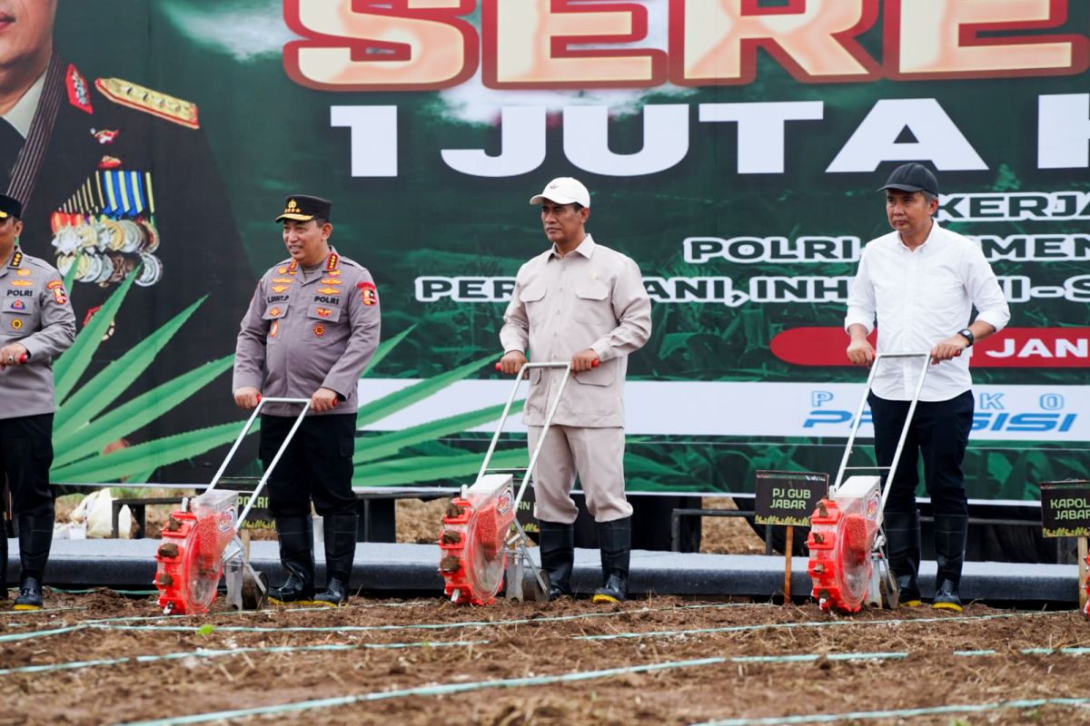 Mentan dan Kapolri tanam jagung serentak 1 juta hektar di 19 provinsi