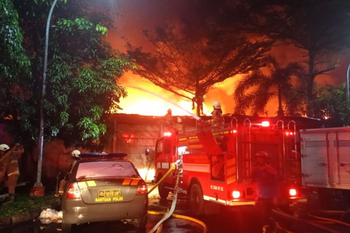 Rumah padat penduduk di Kemayoran-Jakarta kebakaran