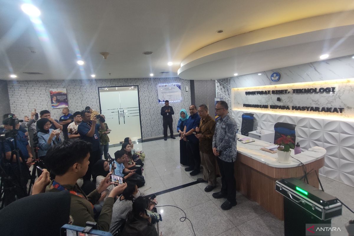 Kemendikti rutin laporkan kinerja ke Presiden-DPR termasuk kisruh ASN