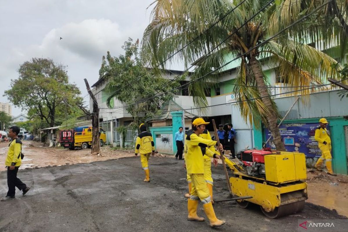 Jalan rusak menuju SMK Cengkareng 2 bukan milik Pemprov DKI Jakarta